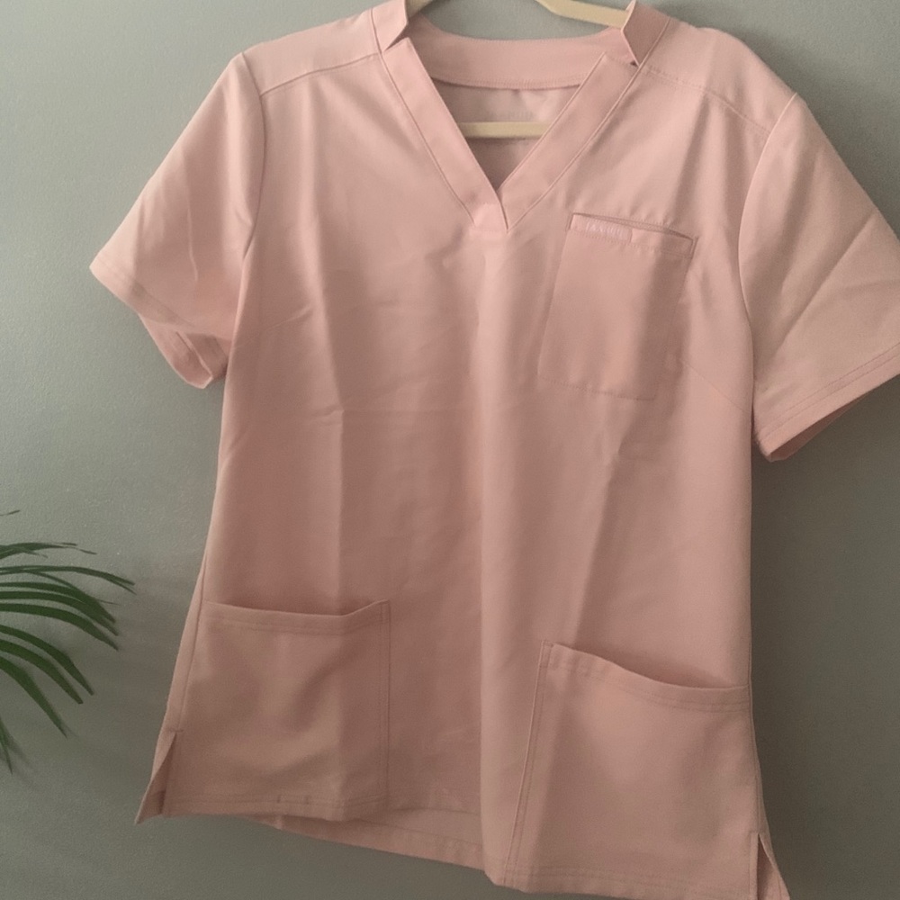 Jaanuu Scrub Top